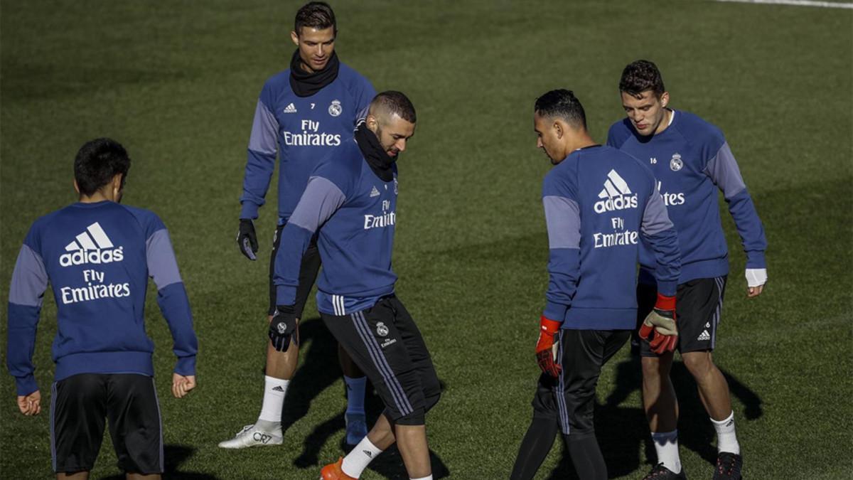 Zidane recupera a Isco para el partido de Copa