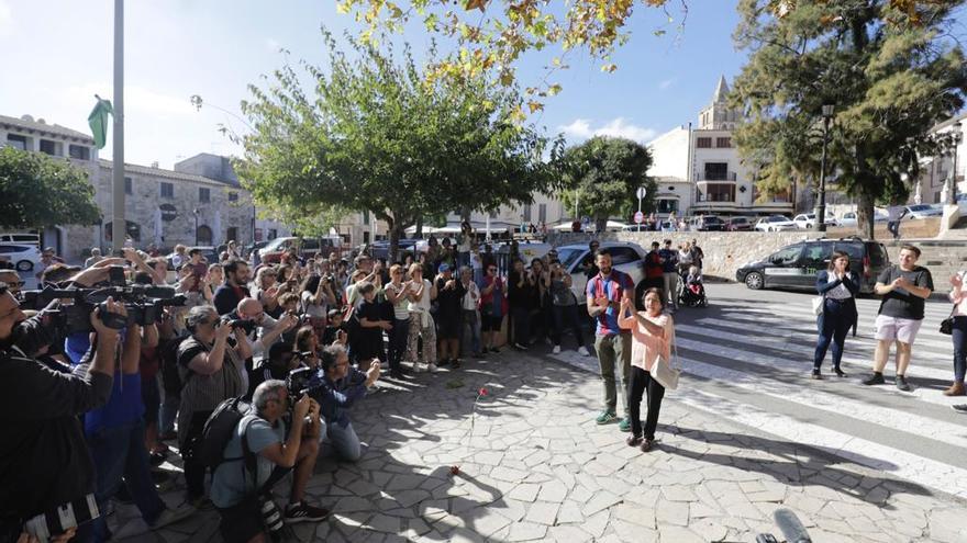 VIDEOS y FOTOS │Así ha sido recibido Valtònyc en Sineu tras su regreso a Mallorca