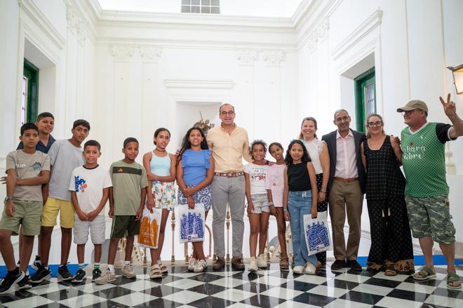 Fotogalería | Un grupo de niños y niñas saharauis del programa 'Vacaciones en Paz' han sido recibidos en el Ayuntamiento de Cáceres