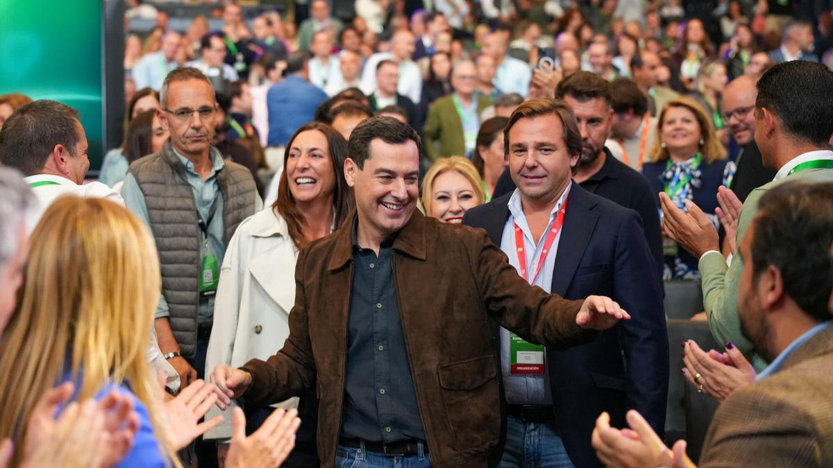 Juanma Moreno trata de retomar el control tras su gran crisis: del  milagro  de derribar al PSOE al de revalidar la mayoría absoluta