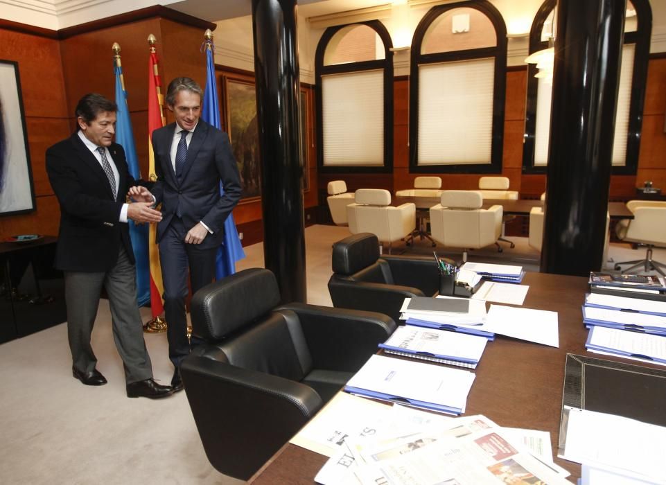 Reunión de Javier Fernández con el ministro de Fomento, Íñigo de la Serna