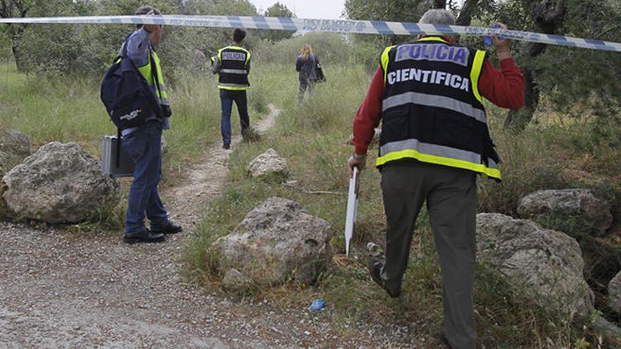 Imagen de archivo de agentes de la PolicÃ­a CientÃ­fica