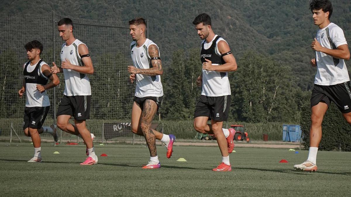 Varios jugadores del Castellón durante el stage.