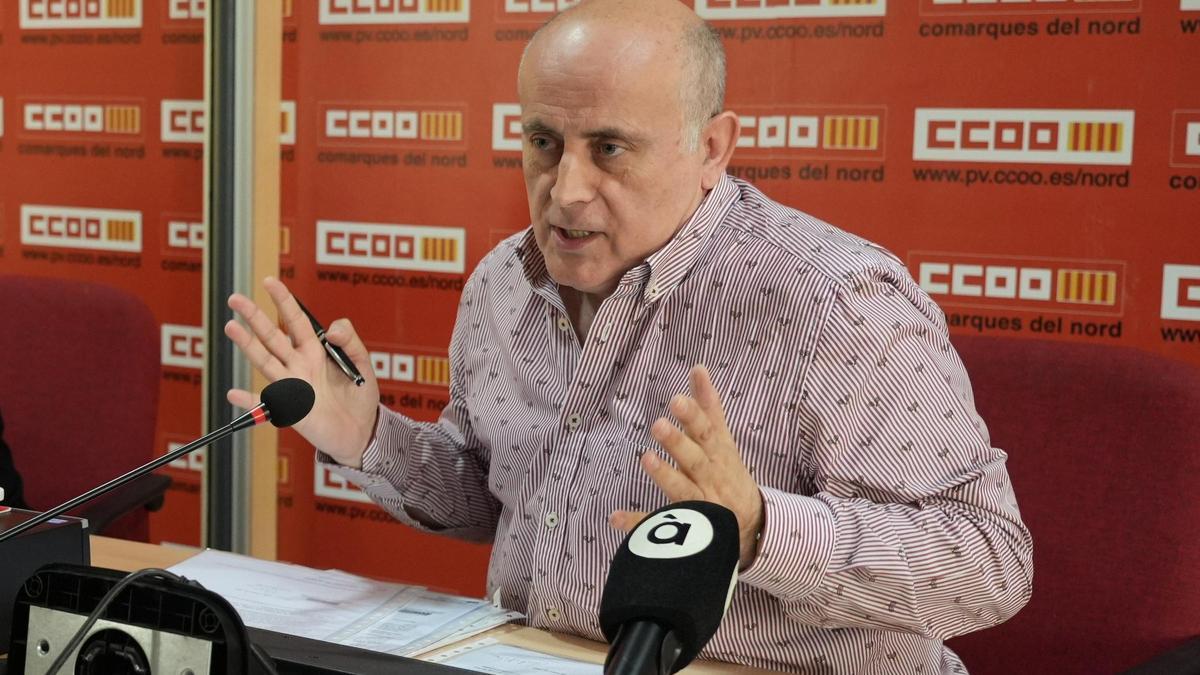 El delegado de CCOO en el Provincial, Amalio Palacios, en rueda de prensa.