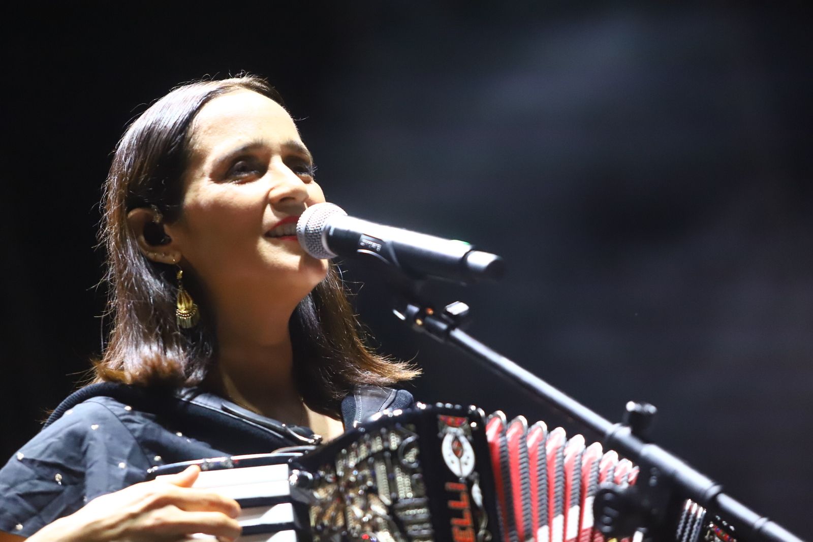 Julieta Venegas y Valeria Castro cantan en el teatro de la Axerquía