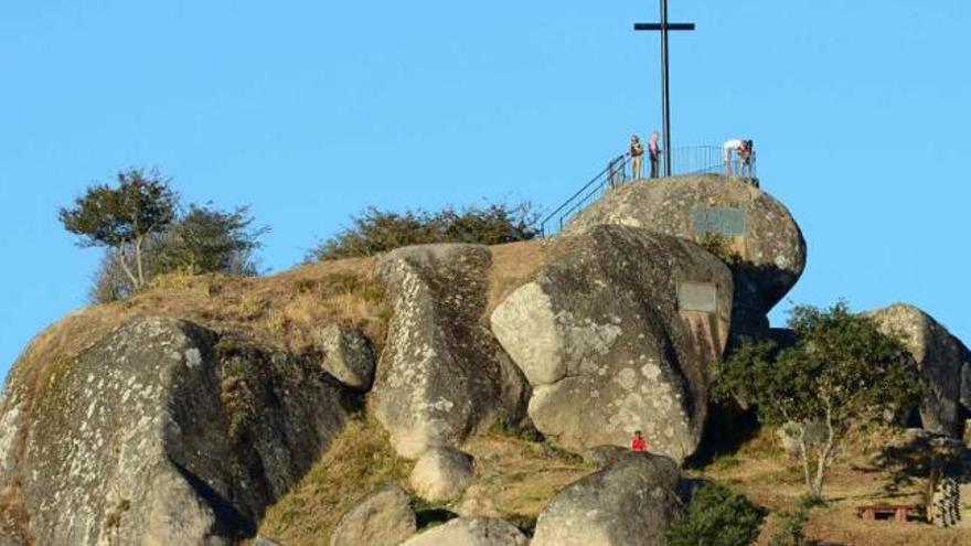 Monte Lobeira pertenece a los comuneros de la parroquia vilanovesa de András.  // Noé Parga