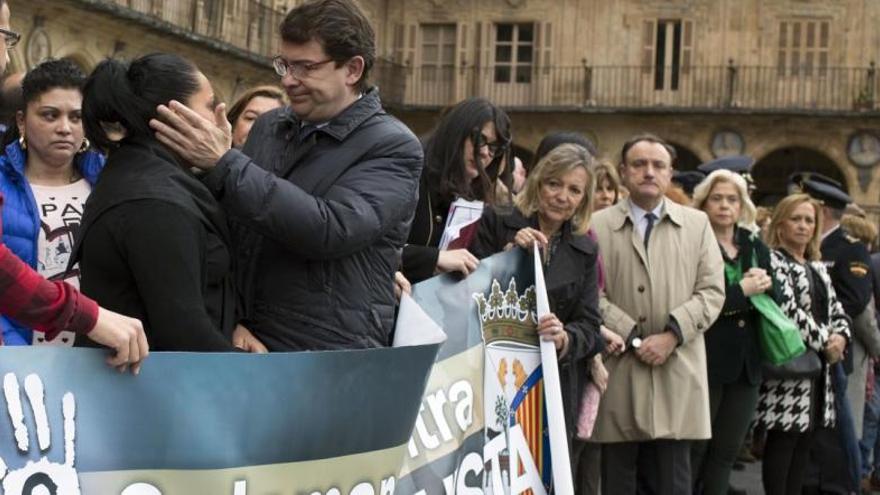 Decenas de personas claman contra la violencia machista en Salamanca