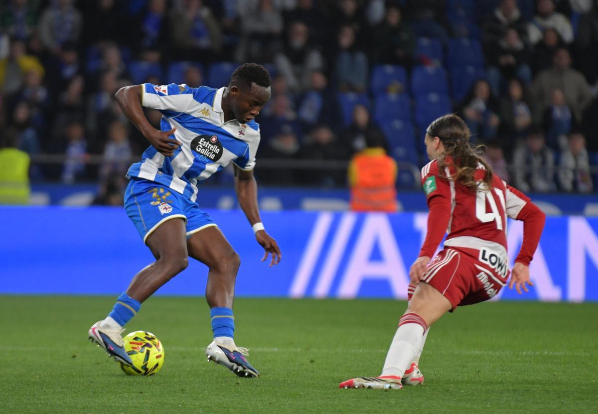 Un Dépor estéril cae ante el Granada en Riazor (0-2)