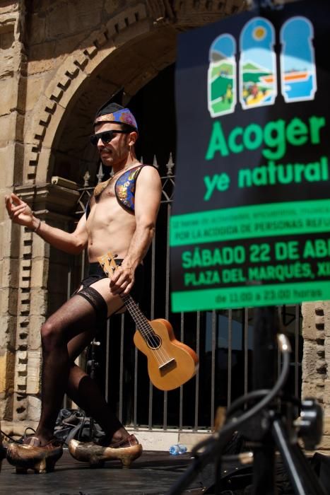 Talleres y conciertos en la plaza del Marqués a favor de la acogida de refugiados.