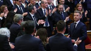 Hongria enterra l’era Orbán amb l’halo europeista de Magyar