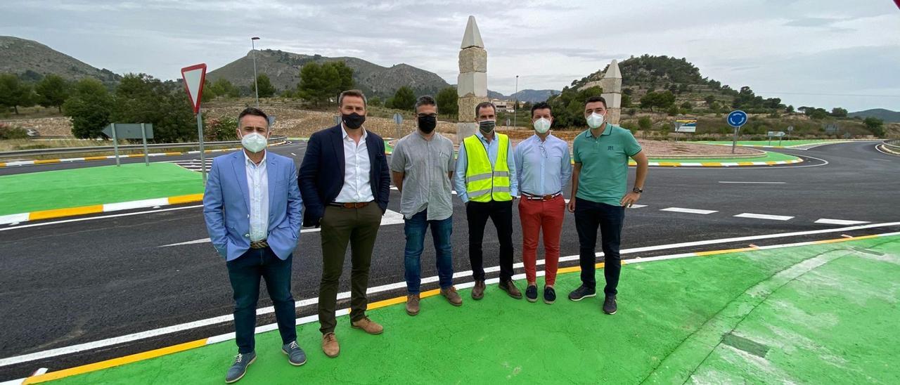 La visita a la carretera tras finalizar las obras.