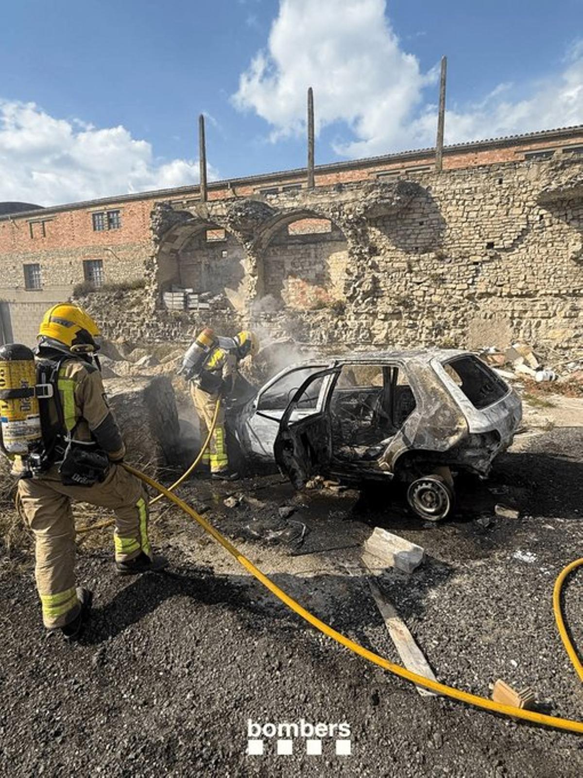 El vehicle incendiat a Montmaneu