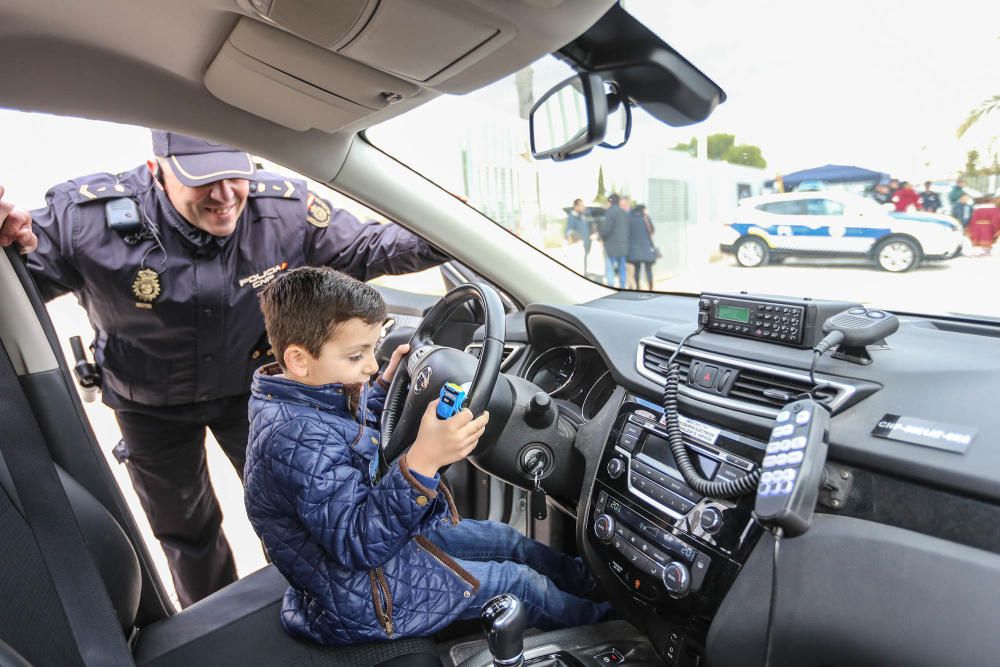 Exhibición policial en Granja de Rocamora