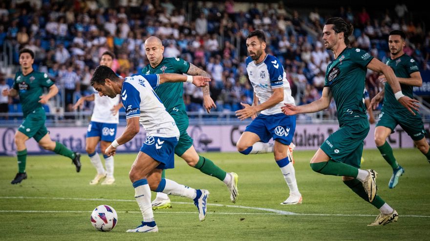 Triunfo de banquillo para mantener la esperanza en la recta final de la Liga