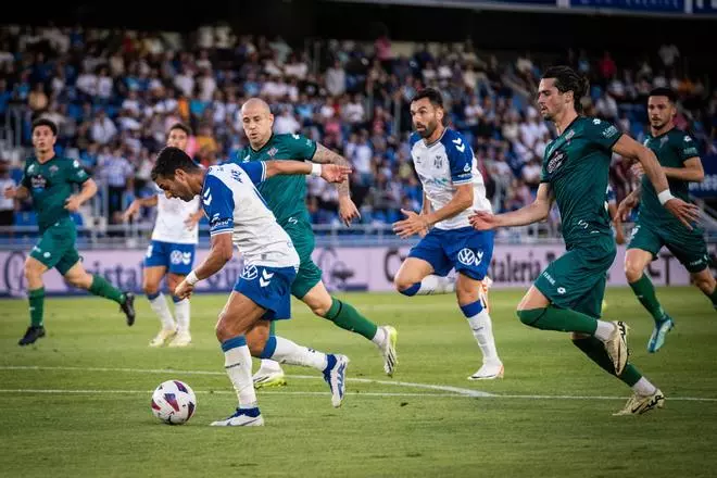 Triunfo de banquillo para mantener la esperanza en la recta final de la Liga