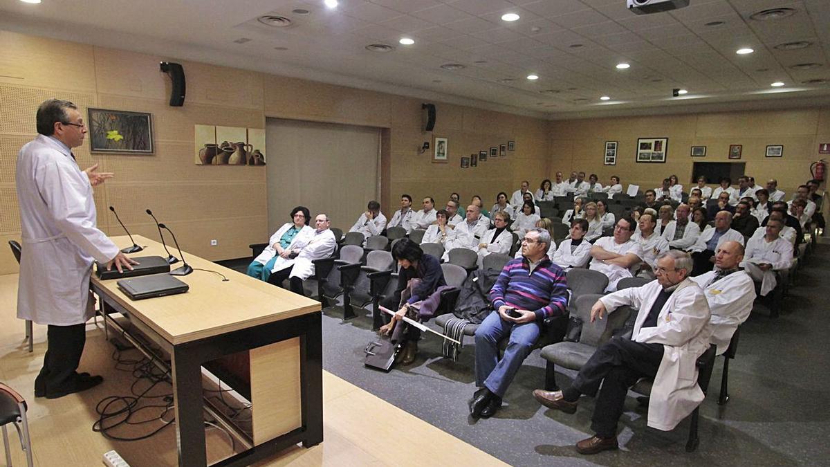 Médicos, durante una asamblea en hospital Virgen de la Concha en una pasada movilización. | L.O.Z.