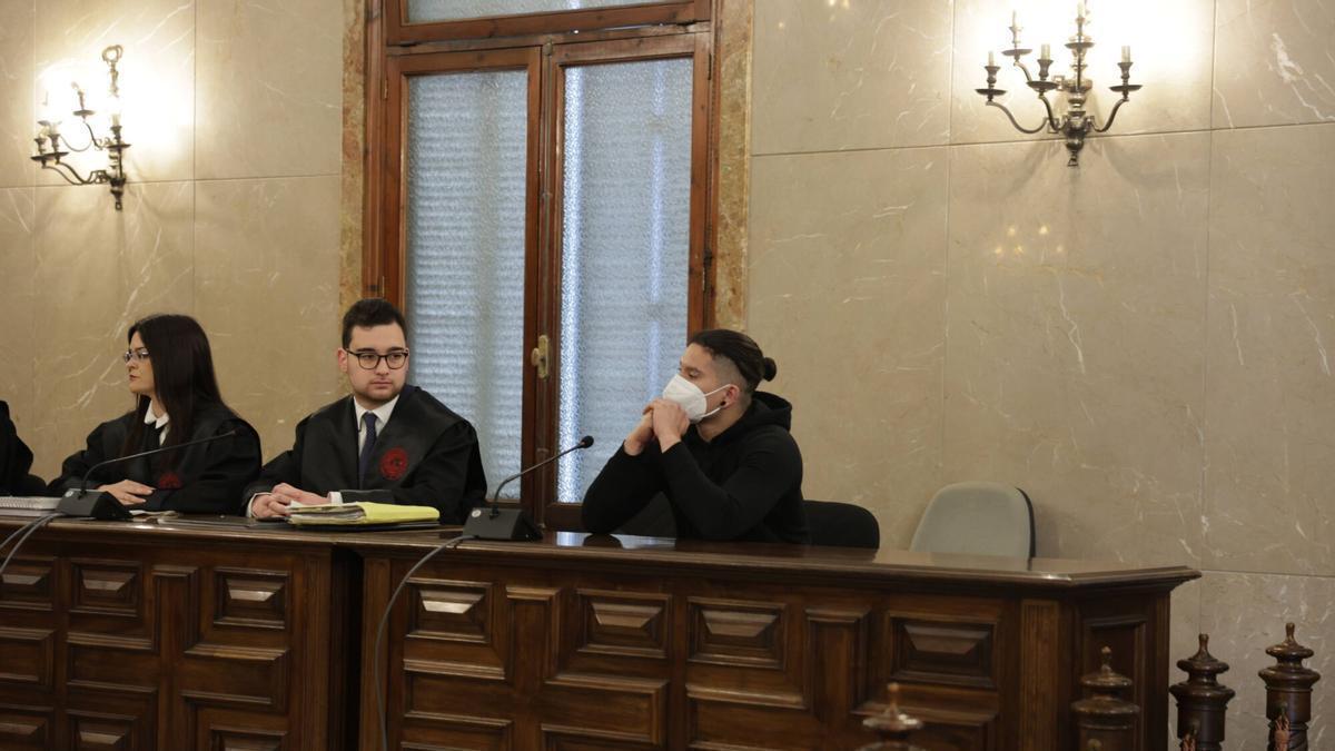 Condenado a 13 años de cárcel el joven que asesinó a pedradas a su novio en Marratxí