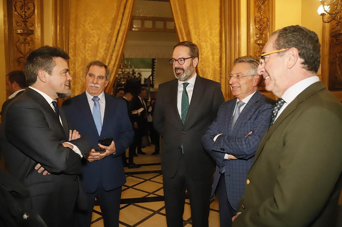 Presentación del libro del 50 aniversario de la Faculta de Filosofía y Letras