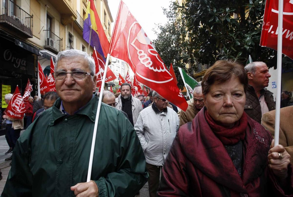 Unas 5.000 personas defienden en la calle la subida de las pensiones públicas