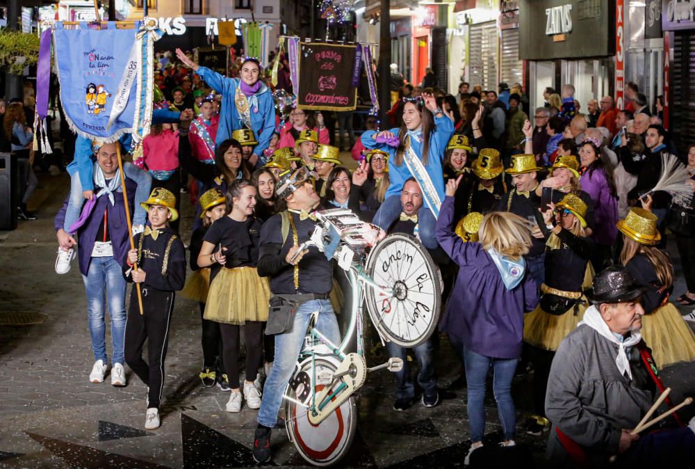 Fiestas Mayores Patronales de Benidorm: Un río de peñas y festeros.