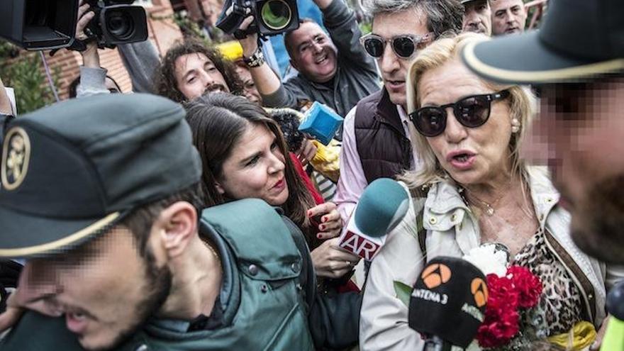 Maite Zaldívar abandona la prisión de Alhaurín de la Torre para disfrutar de un permiso.