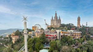 Vista aèria del Parc d’Atraccions Tibidabo.