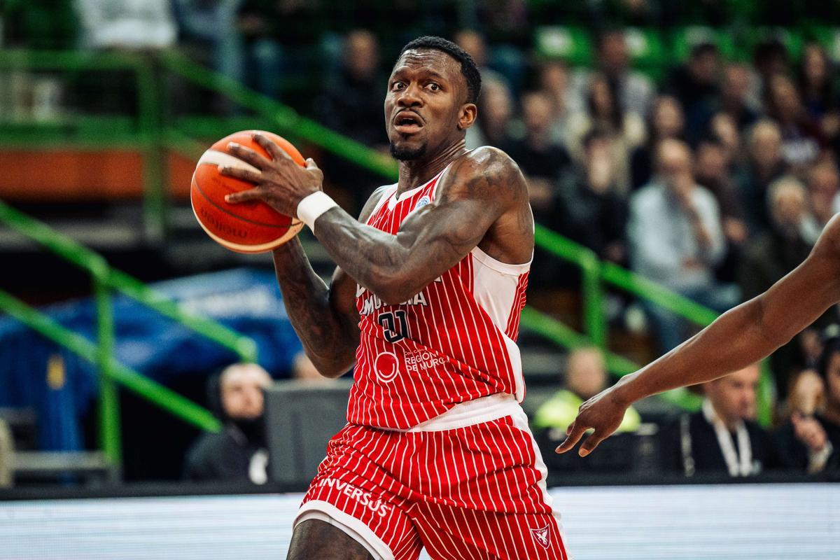 Dylan Ennis, del UCAM Murcia, durante un partido este curso en la FIBA Europe Cup.