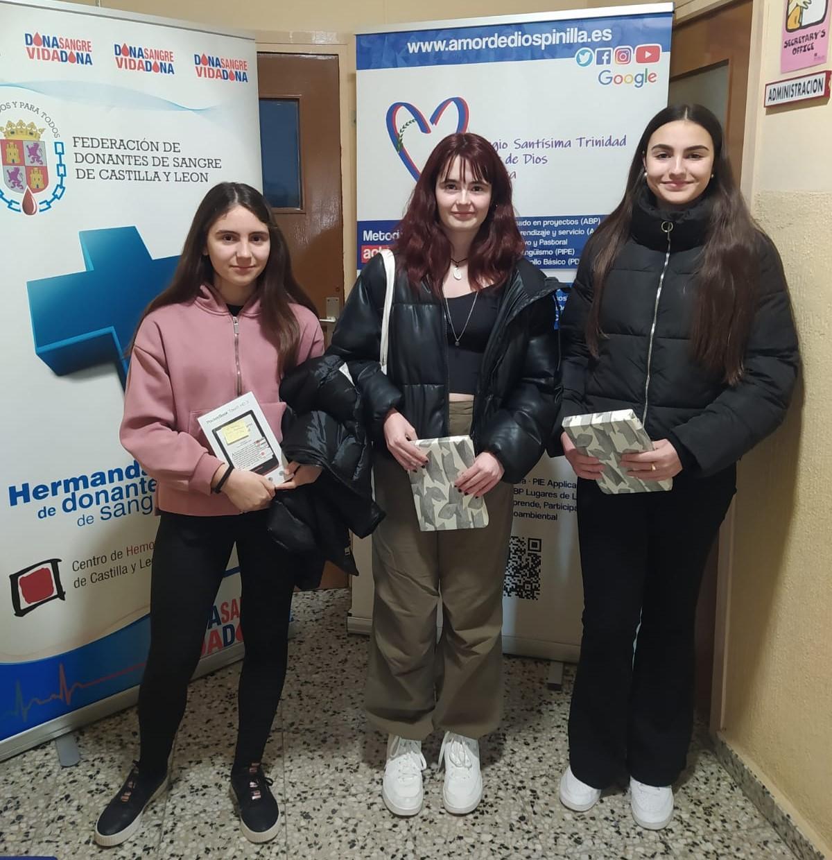 Premiadas del concurso de relato corto de la Hermandad de Donantes de Sangre de Zamora.