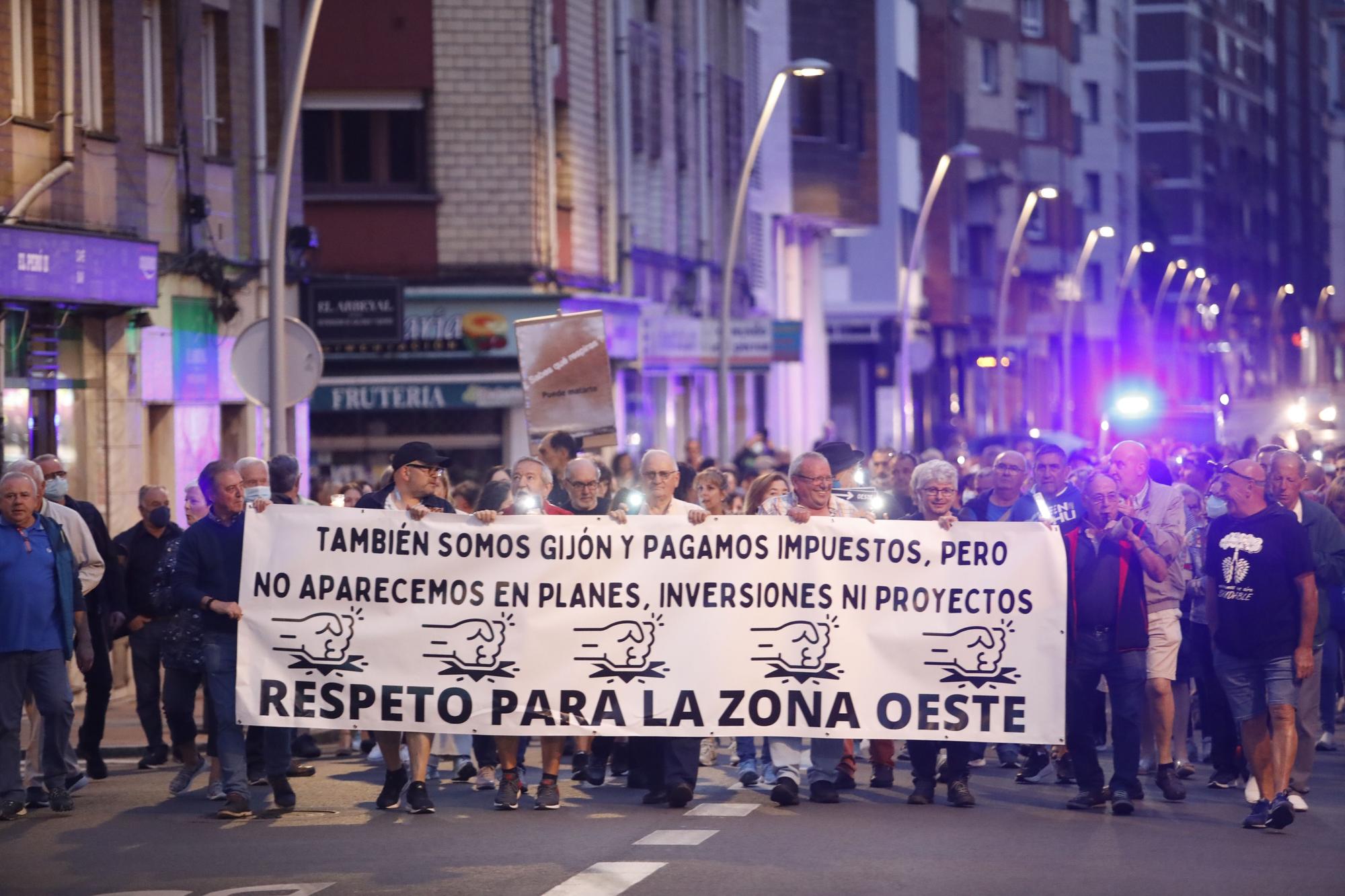 Manifestación de los vecinos de la zona oeste de Gijón