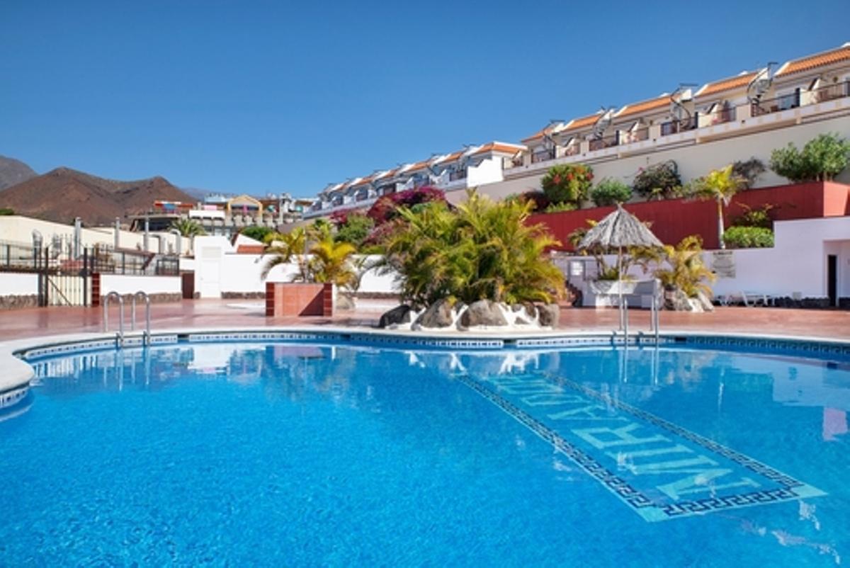 Pisos con piscina en la Costa del Silencio.