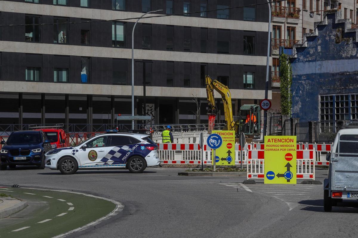 El carril ascendente entre la rotonda de A Laxe y la de A Luz Salgada permanecerá cortado durante al menos dos meses.