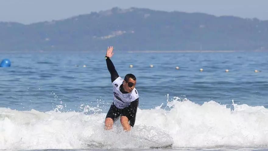 Los mejores del parasurf español toman la playa de Patos