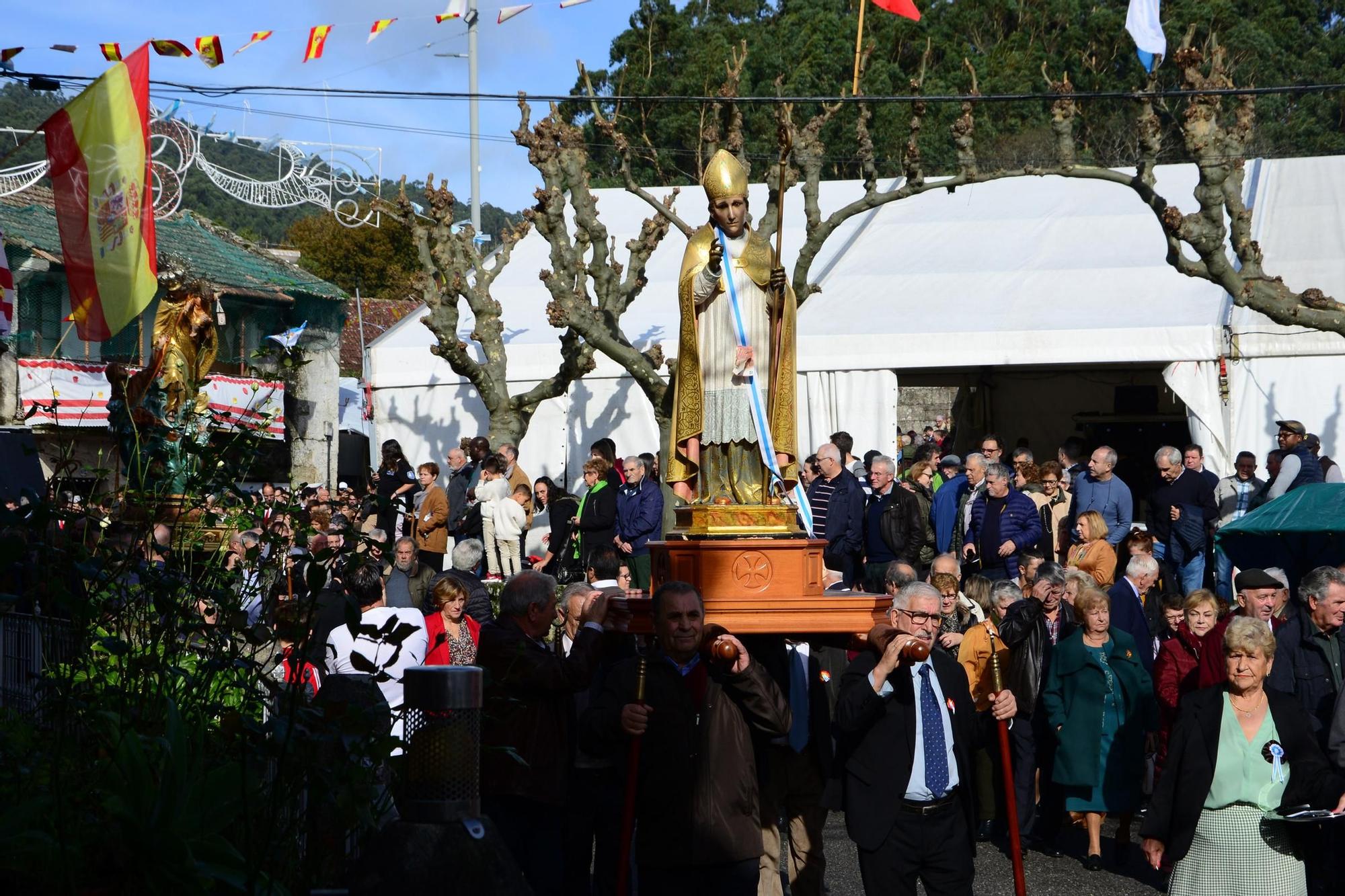 Las procesiones por el San Martiño de Moaña y Bueu aprovechan la tregua de la lluvia