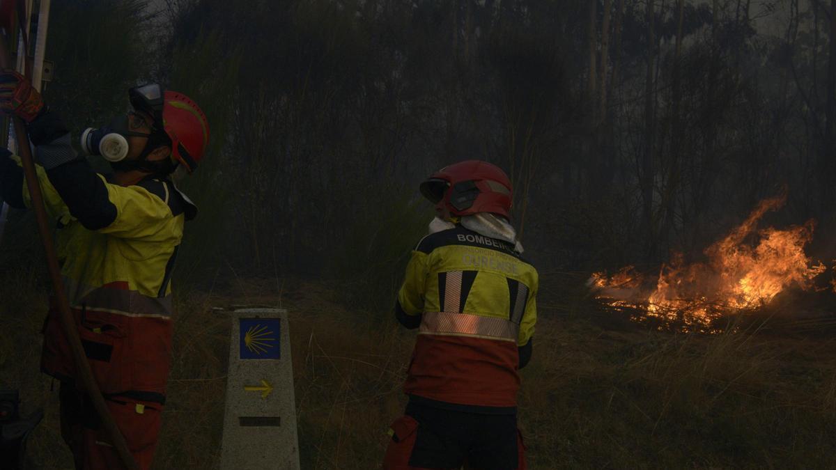 decretada la situación 2 por la proximidad de un incendio a las casas de la aldea de Fumaces