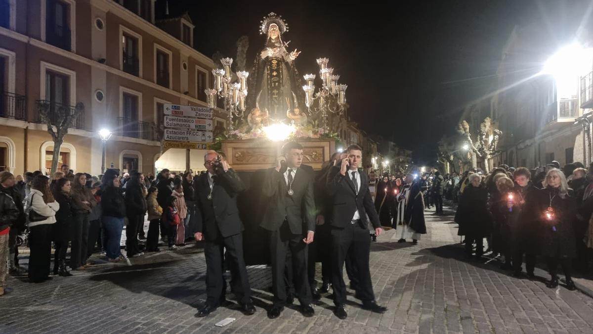 La procesión de la Virgen de los Dolores de Toro, en imágenes