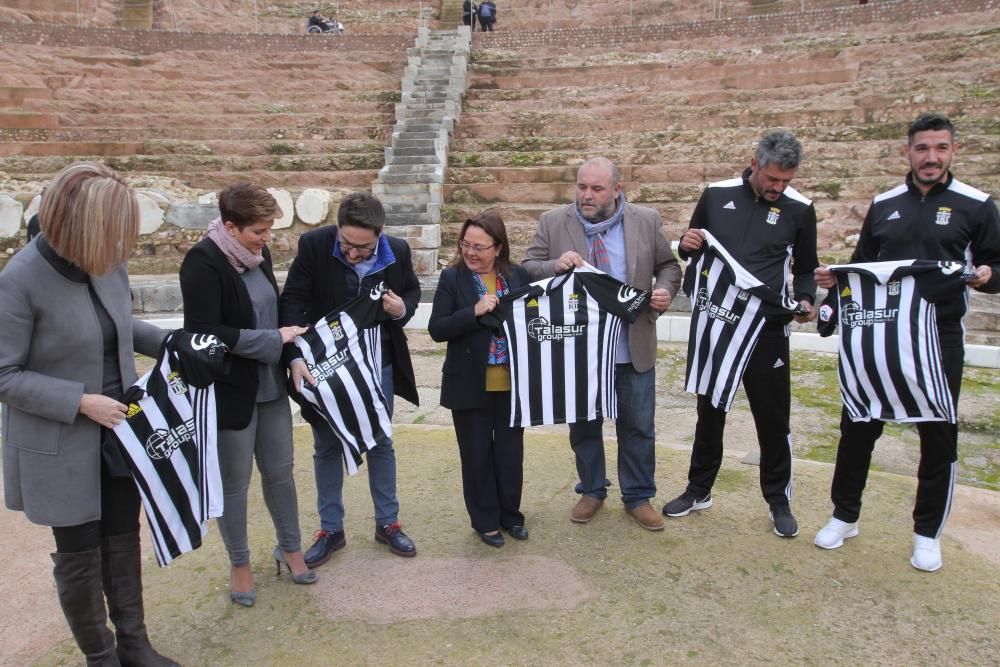 Presentación del logo del Teatro Romano como patrocinador del FC Cartagena