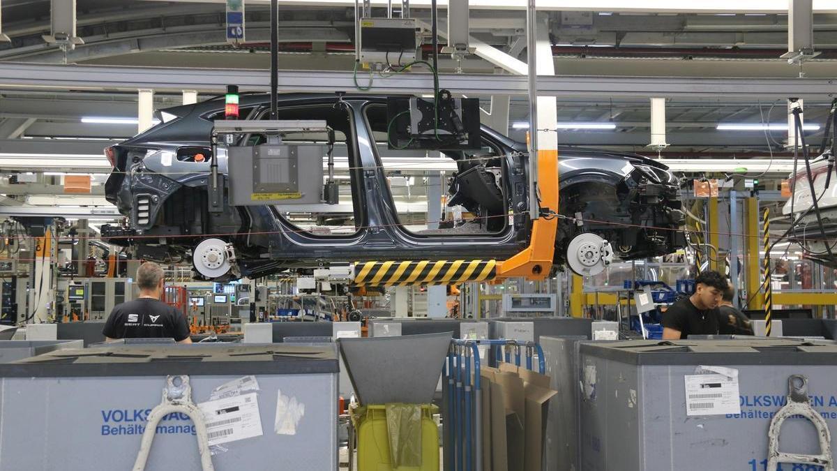 Producció d'un cotxe a la planta de Seat - Cupra de Martorell