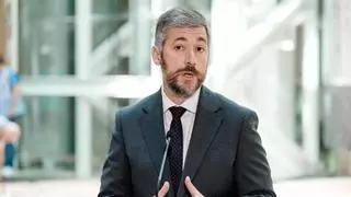 Madrid censura el "papel decisivo" de Marruecos y la "indolencia" de Sánchez ante la "invasión organizada" de Ceuta