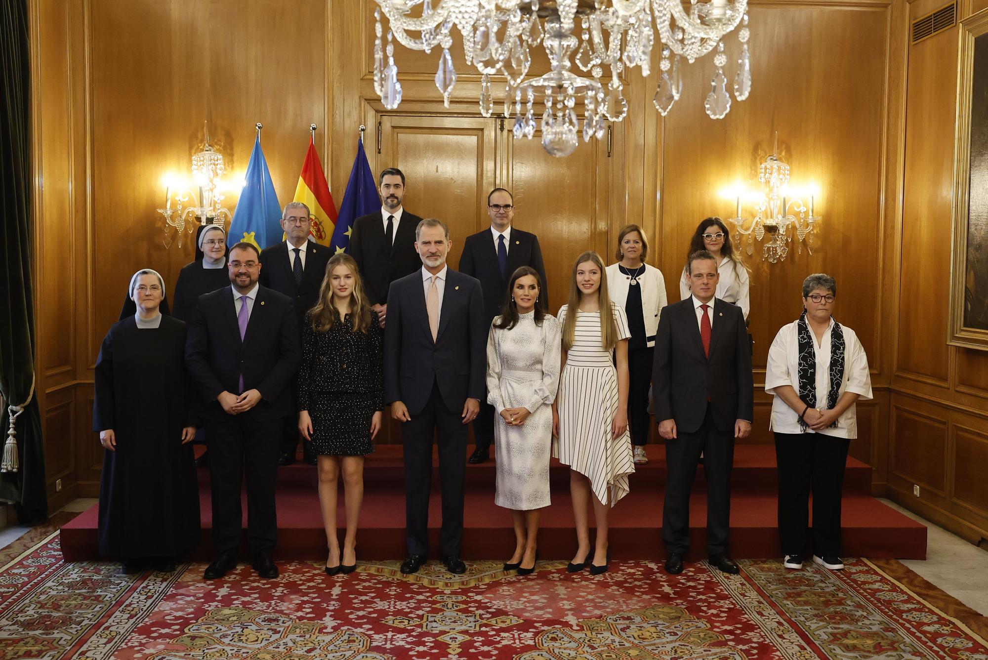 EN IMÁGENES: Personalidads y premiados se dan cita en el hotel de la Reconquista antes de la ceremonia de los premios "Princesa de Asturias"