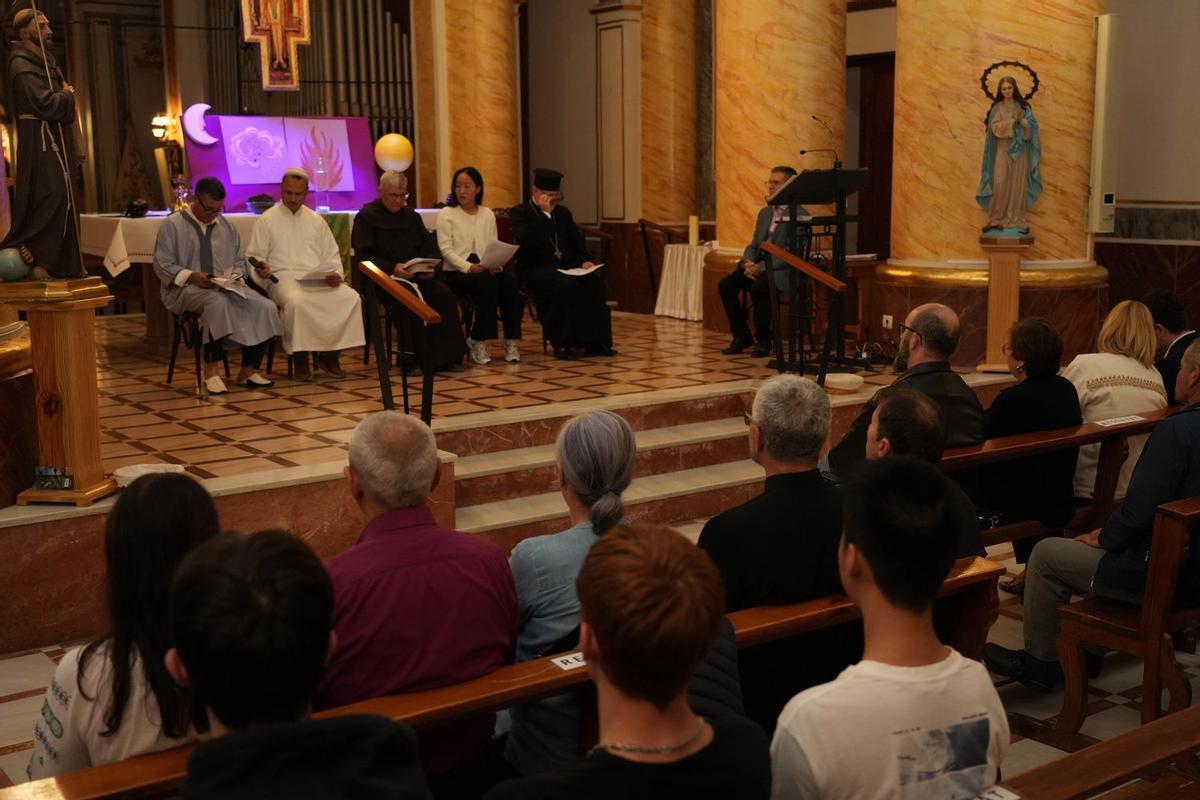 La convocatoria por la paz está organizada por la Orden Seglar Franciscana.