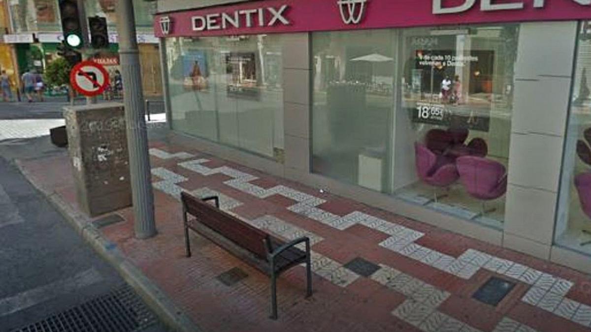 La clínica Dentix, ubicada en pleno centro, entre Ancha y Pintor Picasso, antes del cierre.