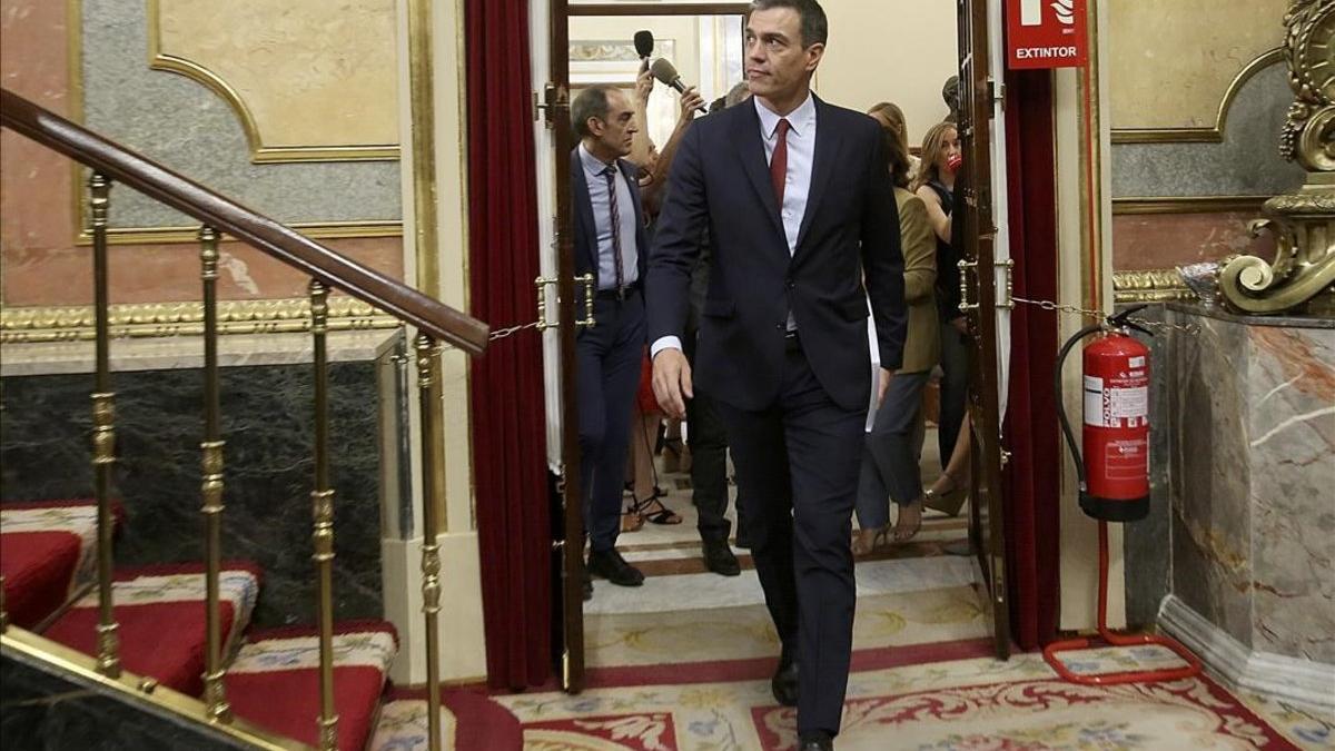 El candidato del PSOE a la Presidencia del Gobierno, Pedro Sánchez, llega al Congreso.