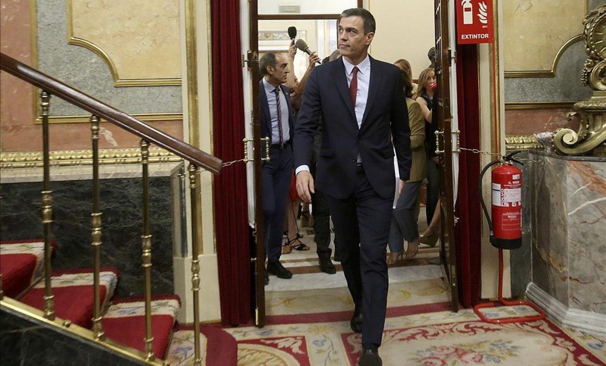 El candidato del PSOE a la Presidencia del Gobierno, Pedro Sánchez, llega al Congreso.