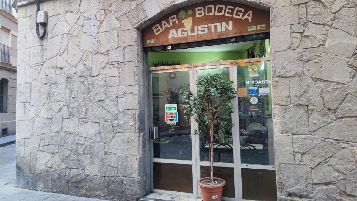 La entrada de Bar Bodega Agustín.