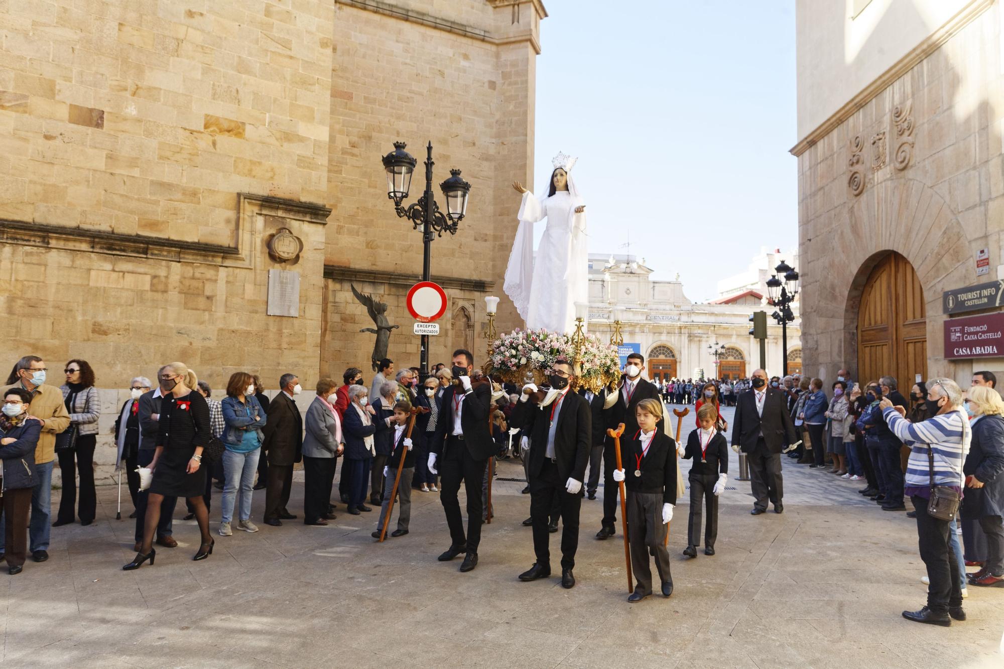 Procesión del Encuentro de Pascua en Castelló.