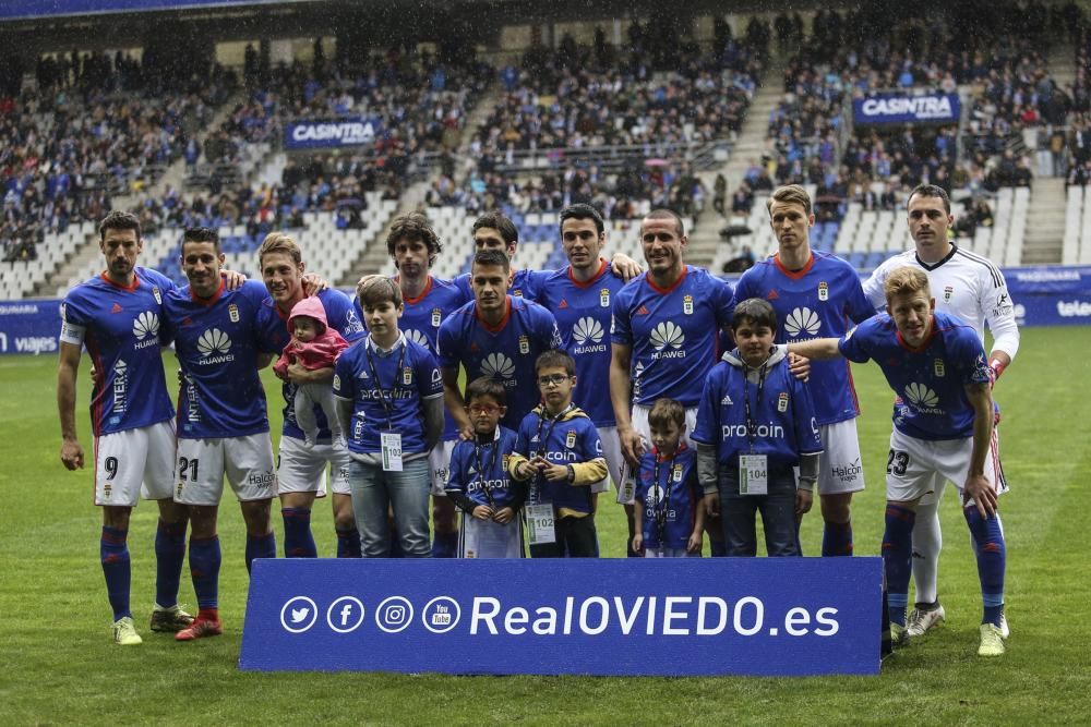 El partido entre el Oviedo y el Alcorcón, en imágenes