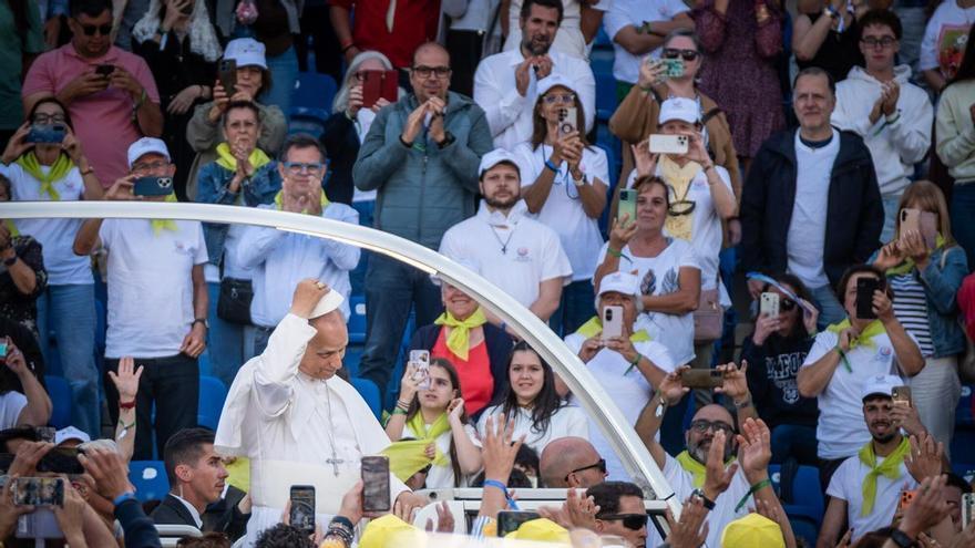 El Papa convierte el Estadio de Gran Canaria en un