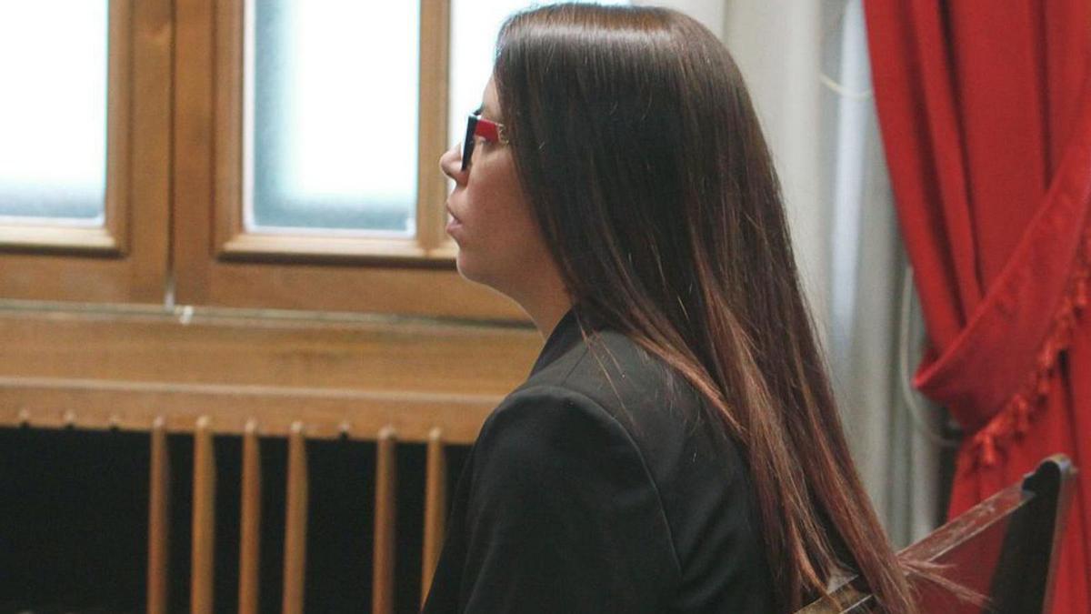 La acusada, durante el juicio en la Audiencia Provincial de Ourense, ayer.