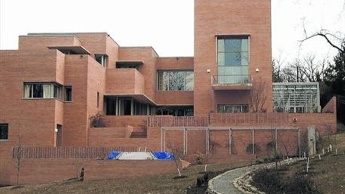 La residencia del embajador de España en Washington, un espacio poco presentable para recibir.