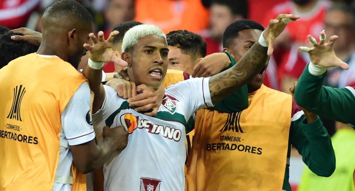 El canterano John Kennedy empató el partido en el 81